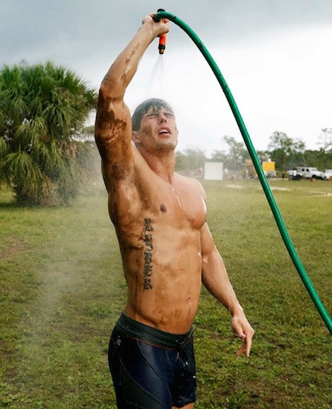 out-fit-challenge-gay-mud-12