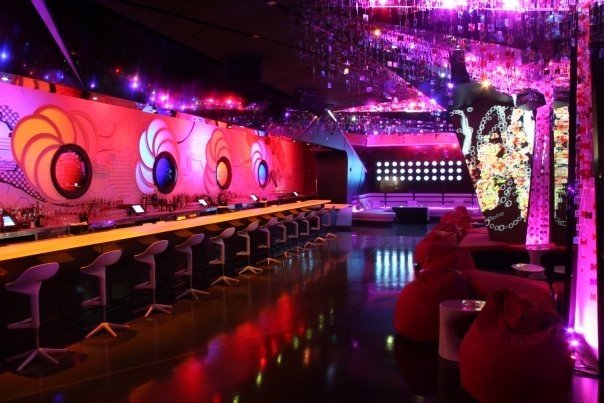 Beatles-Revolution-Lounge-Mirage