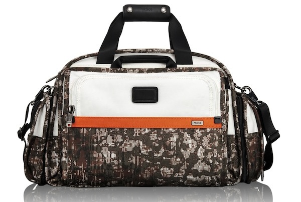 tumi-duffle-snowcap-1