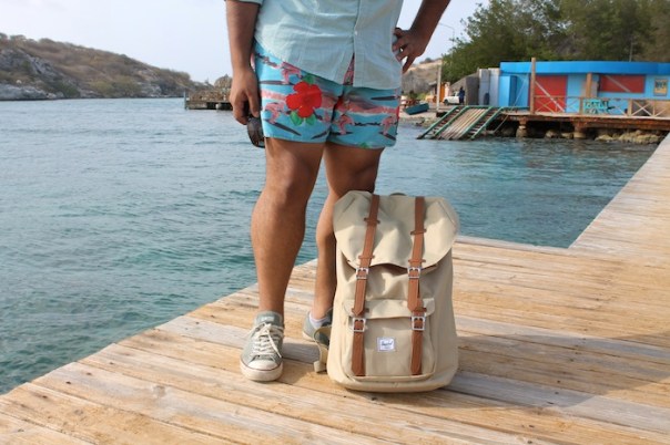 beach-explore-outfit-curacao-2