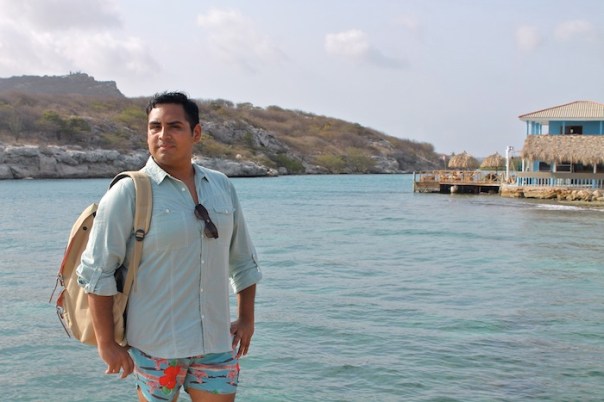 beach-explore-outfit-curacao-3