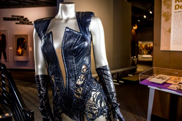 beyonce-exhibit-super-bowl