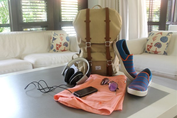 chic-casual-travel-accessories