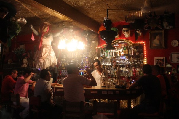 puerto-vallarta-gay-bar-renas