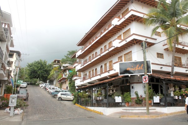 puerto-vallarta-michel-olas-altas