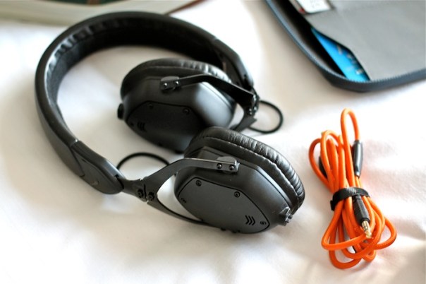 v-moda-xs-headphonesJPG