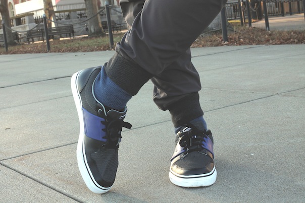 fitness-travel-outfit-puma-leather-sneakers