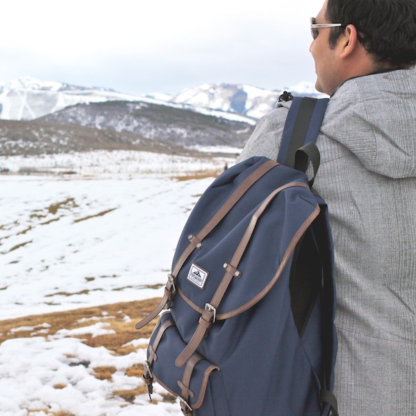 ski-town-outfit-winter-oakley-jacket-steve-madden-backpack