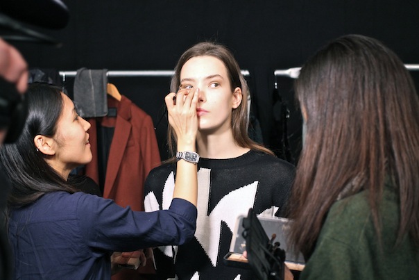 richard-chai-fall-2015-backstage-20