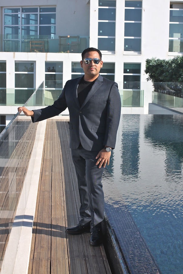 tel-aviv-travel-outfit-rooftop-hotel-2