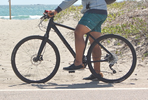 newport-biking-lululemon-cannondale-outdoor-tech