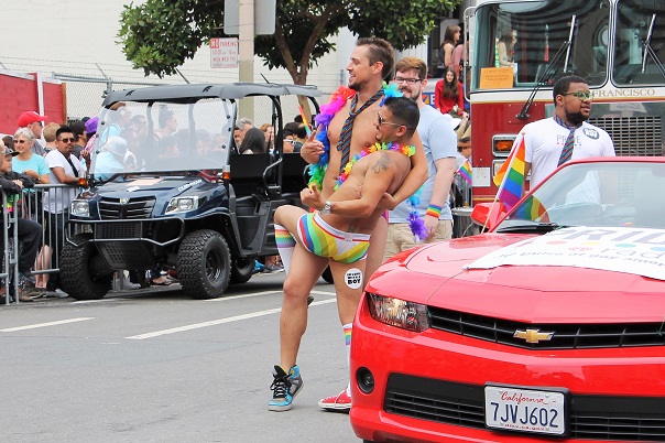 san-francisco-lgbt-pride-2015-12-parade