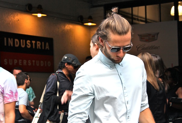 new-york-fashion-week-mens-street-style-spring-summer-8-man-bun