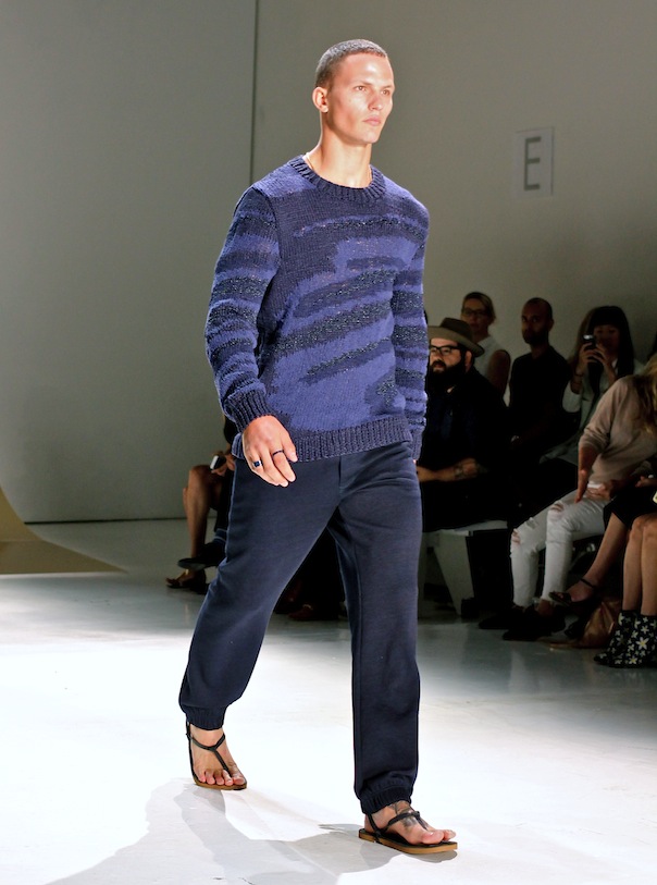 perry-ellis-spring-2016-model-runway