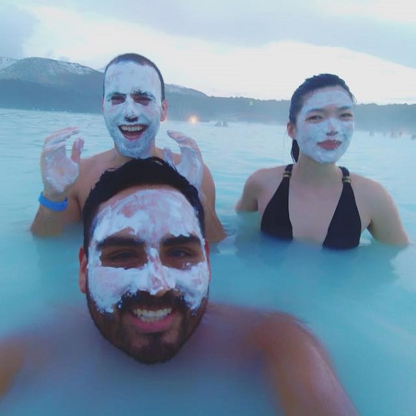 blue-lagoon-selfie