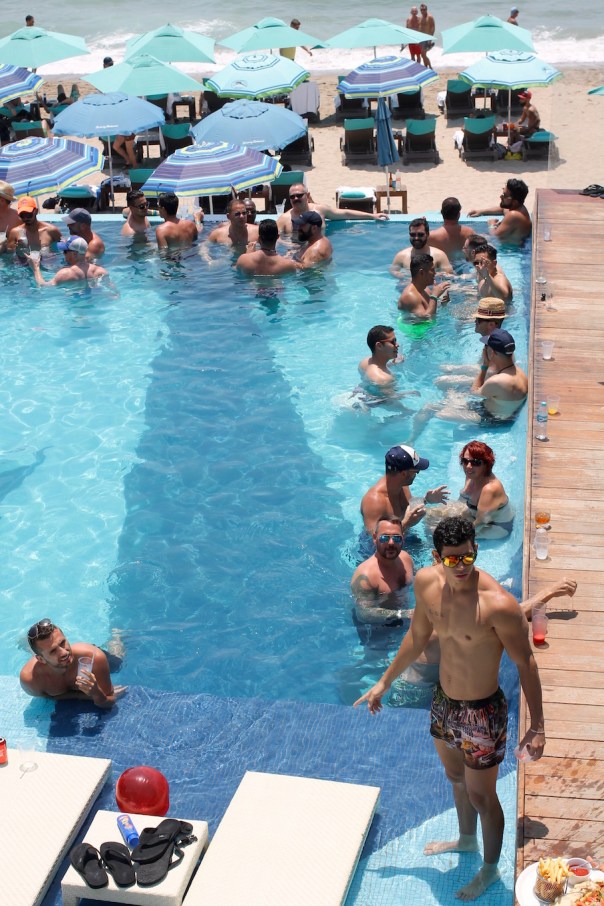 puerto-vallarta-pride-2016-pool-party-mantamar-4