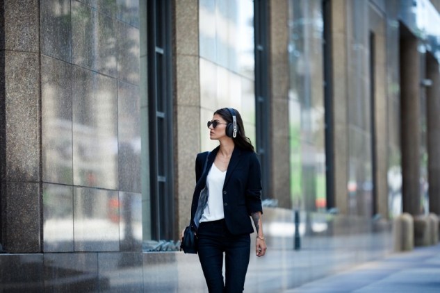 sennheiser-momentum-wireless-noise-canceling-headphones